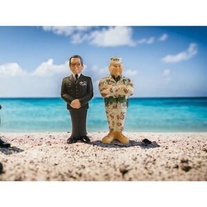 General Colin Powell and General Norman Schwarzkpf American Heroes Vintage